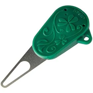 Clover 3142 Yarn Threader - Stylish Dark Green Design