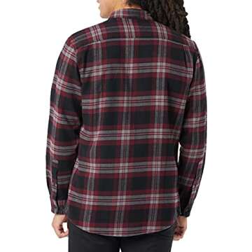 Comfortable Men's Flannel Shirt in Stylish Plaid Design
