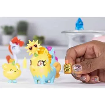 Uni-verse, Collectible Surprise Unicorn with Mystery Accessories, for Kids Aged 5 and up (Styles May Vary)