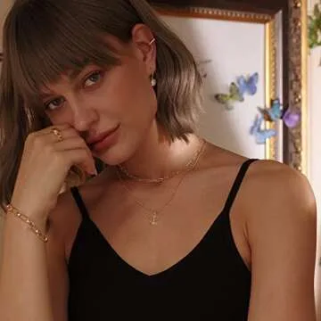 MEVECCO Gold Layered Choker Necklace for Women - 18K Gold Minimalist Design