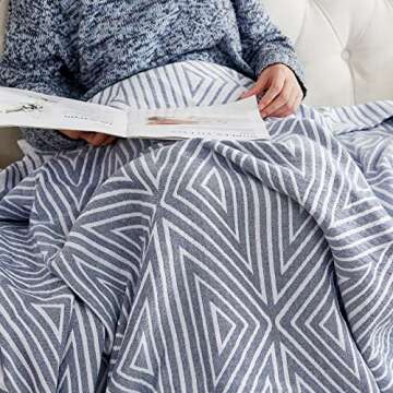 jinchan Boho 100% Cotton Blanket Muslin 50x60 Inches Lightweight 3-Layer Geometric Triangle Striped Pattern Reversible Quilt Throw Soft Breathable Comfy All Seasons for Couch Bed Decor, Blue