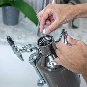 GrowlerWerks uKeg 64oz Stainless Steel Beer Growler