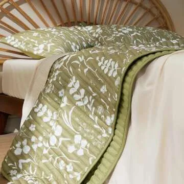 Bedsure Floral Quilt Set King - Reversible Olive Green Botanical Quilt Bedding Set, 3 Pieces Lightweight Bedspread, Soft Microfiber Coverlet with 2 Pillow Shams for All Seasons (106"x96")