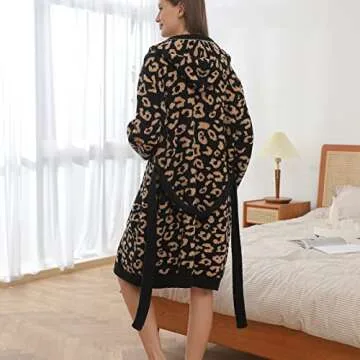 bearberry Hooded Robe Cozy In The Wild Robe Lightweight Soft Plush Bathrobe Sleepwear Nightgown with Pockets for Women (Leopard)