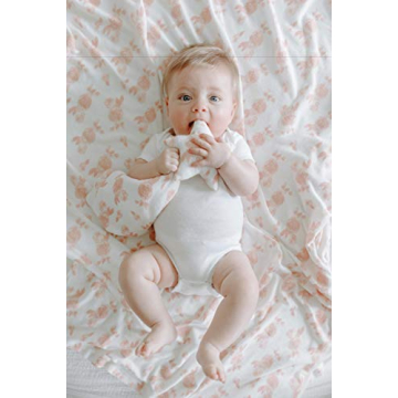 aden + anais Snuggle Knit Newborn Gift Set for Babies 0-3 Months