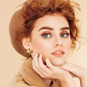 Stylish Chunky Gold Hoop Earrings for Women - Comfortable & Versatile