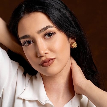 Stylish Chunky Gold Hoop Earrings for Women - Comfortable & Versatile