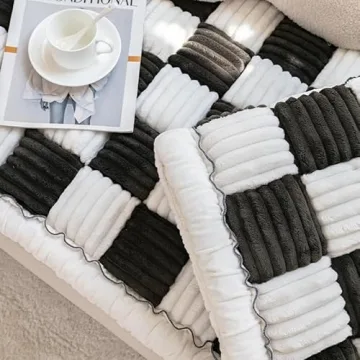 Yoovat Funny Couch Cover in Plaid Cream for Animal Lovers