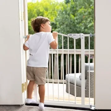 InnoTruth 30" Auto Close Baby Gate for Pets & Kids