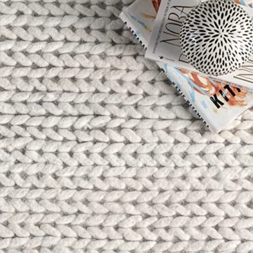 nuLOOM 2x6 Handmade Wool Braided Rug, Elegant & Soft