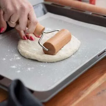 Watris Veiyi Small Wooden Rolling Pin for Easy Baking