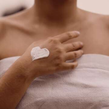 L’OCCITANE Shea Vanilla Bouquet Hand Cream - Luxuriously Nourishing 1 Oz