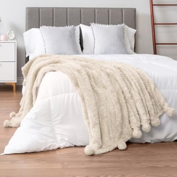 PAVILIA Cream Sherpa Throw Blanket - Soft and Warm