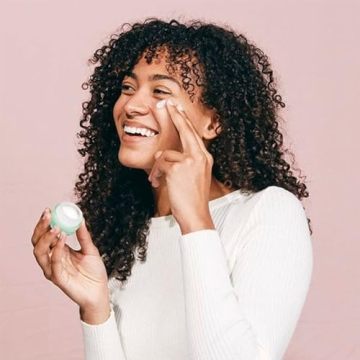 Natural Anti-Aging Eye Cream for Puffiness and Dark Circles