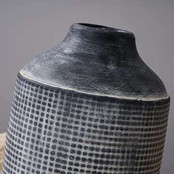 SIDUCAL Ceramic Rustic Farmhouse Vase, Sand Glaze Finish Boho Vase, Pottery Decorative Flower Vase for Home Decor, Table, Living Room Decoration, Shelf Decor, Mantel, 7.4 Inch, Black