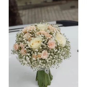 دسته‌گل عروس با رز سفید، رز مینیاتوری گلبهی