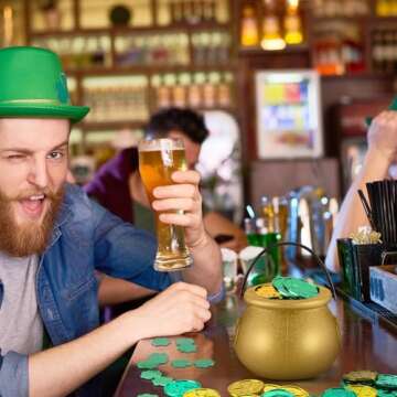 156 Piece St Patricks Day Decorations Set with Cauldrons