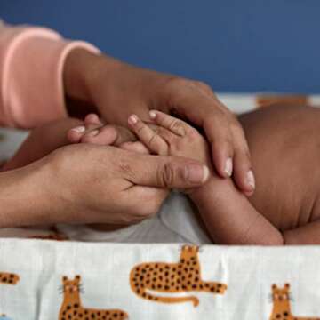 Johnson's Skin Nourishing Baby Wash with Vanilla & Oat Extract, Hypoallergenic & Tear Free Baby Wash, 27.1 fl. oz