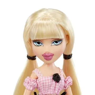 Bratz Goin’ Out! Cloe Doll - Fashion Accessories Included