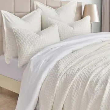 EVERGRACE Luxury Velvet Quilt Set King Size 3 Piece, Soft Oversized Cross-Stitch Velvet Comforter Set with Pillow Shams, Lightweight Velvet Coverlet Bedspread Bedding Set for All Seasons, Cream White