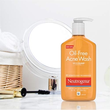 Neutrogena Oil-Free Acne Face Wash for Clear Skin