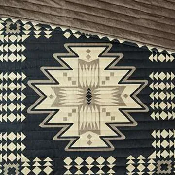 Woolrich Sierra Oversized Quilt Set - Stylish Aztec Southwestern Printed Coverlet and Matching Shams, Cozy Plush Bedding Layer with Solid Color Reverse, Full/Queen Tan/Black 3 Piece