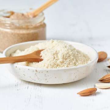 Yupik Organic Blanched Almond Meal/Flour, (35.3 OZ)