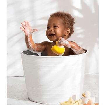 Oli & Carol Duck Toy - Elvis The Duck | Natural Hevea Rubber | Rubber Ducky Baby Bath Toys | Baby Teether | Hevea Bath Toys for Babies 0-12 Months (Yellow)