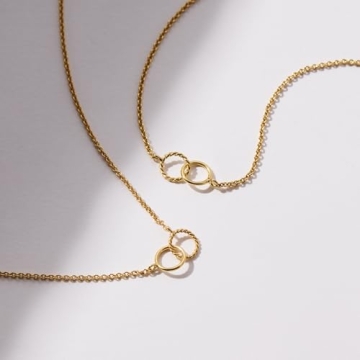 Elegant Interlocking Circles Bracelet for Women - Gold Jewelry