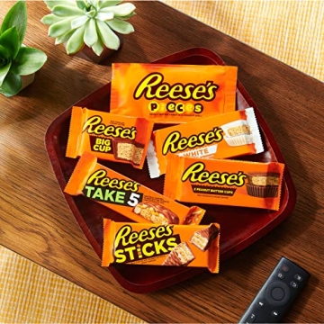 REESE'S Peanut Butter Candy Bulk Box 44.1oz 30 Count