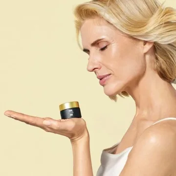 ISDIN Vital Eyes Cream with Cooling Applicator and Melatonin