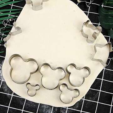 BakingWorld Mickey Mouse Cookie Cutter Set,Mickey & Minnie Mouse Head Shapes Stainless Steel Biscuit Cutter Cake Fondant Pancake Mold for Kids Birthday Party Supplies Favors(10 Pcs）