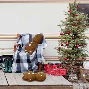 Bencailor 2 Pcs Gingerbread Christmas Pillows Plush Throw Gingerbread Men Pillows Cute Shaped Stuffed Pillows for Xmas Party Outdoor Cushion Decorations(Brown)