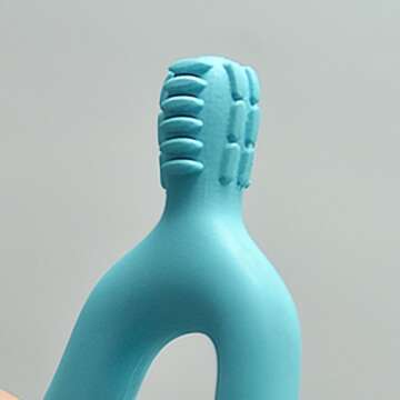 green sprouts Molar Teether made from Silicone | Soothes & massages baby's molar gums & teeth | Soft, flexible silicone eases pain, Easy to hold, gum, & chew, 1 Count (Pack of 1)