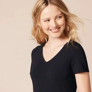 Amazon Essentials Women's Classic-Fit Short-Sleeve V-Neck T-Shirt, Pack of 2, Black, Small