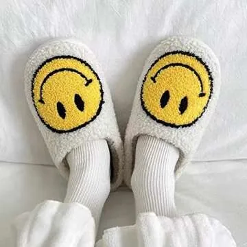LEZIRTOI Retro Fuzzy Face Slippers for Women men， Womens Girls Cute Yellow the Lable Face House Slippers for Indoor Outdoor Pink/White/Black/Blue(Yellow,42/43)