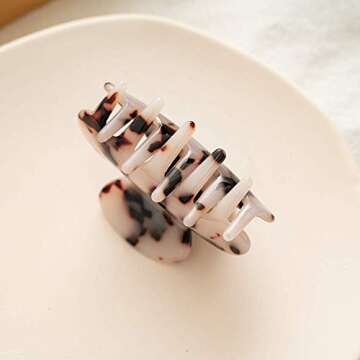 Hair Claw Clips for Women Girls, Funtopia 4 Pack 2.6 Inch Tortoise Barrettes Acrylic Hair Jaw Clips Clamp Celluloid Leopard Print Hair Clips for Thin and Thick Hair (Medium Size, Classic Color)