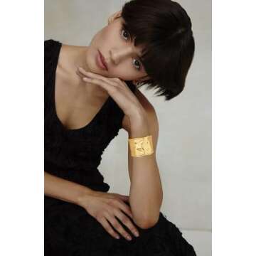 WOWORAMA Hammered Chunky Cuff Bracelet - Bold Style for Women