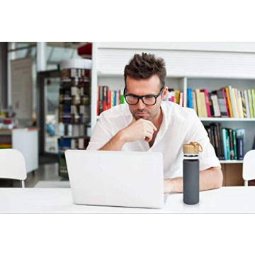 Yomious Stylish 20 Oz Borosilicate Glass Water Bottle