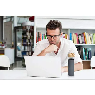 Yomious Stylish 20 Oz Borosilicate Glass Water Bottle