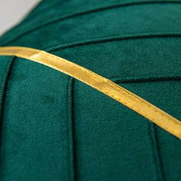 WACOMECO Velvet Throw Pillow Covers, Pack of 2 Soft Gold Decorative Cushion Covers for Couch Sofa Living Room Home Decoration, Emerald Green, 18x18 inch