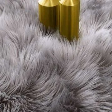 YOH Sheepskin Fur Rug Soft Faux Sheepskin Chair Cover Seat Cushion Bedroom Sofa Modern Imitation Sheepskin Plush Carpets Fluffy Shaggy Area Rugs for Home Decor 2 X 3 ft (Grey)
