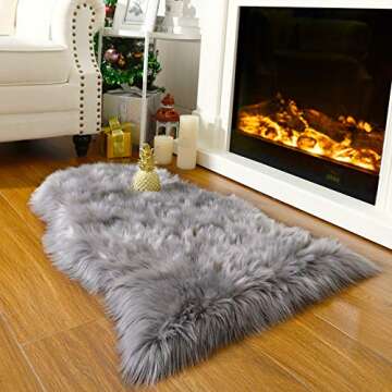 YOH Sheepskin Fur Rug Soft Faux Sheepskin Chair Cover Seat Cushion Bedroom Sofa Modern Imitation Sheepskin Plush Carpets Fluffy Shaggy Area Rugs for Home Decor 2 X 3 ft (Grey)