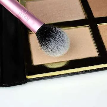 Real Techniques Powder Setting Brush for Flawless Finish
