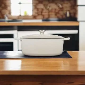 Le Creuset 8qt Enameled Cast Iron Dutch Oven in Meringue