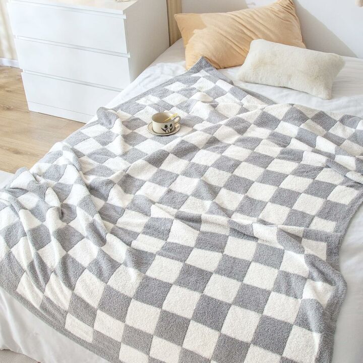 Cozy Reversible Checkered Throw Blanket - 60"×79"