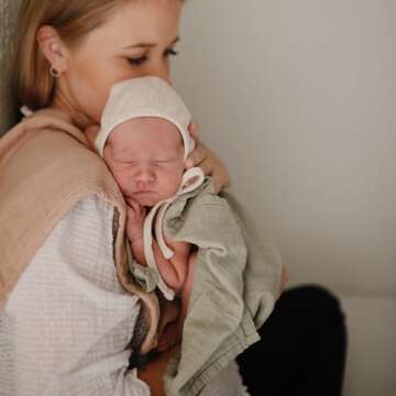 mushie Muslin Baby Burp Cloths | 100% Organic Cotton, Set of 2 (Blush/Fog)