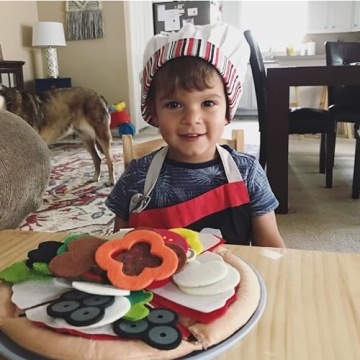 Melissa & Doug Felt Food Mix 'n Match Pizza Play Set for Kids