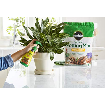 Miracle-Gro Indoor Potting Mix and Plant Food Bundle