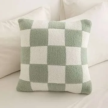 NIDITW Set of 2 St Patrick's Day Gift Ultra Soft Checkerboard Throw Pillow Cover Fuzzy Microfiber Chessboard Gingham Cushion Case Cozy Checkered Pillowcase Decor for Sofa Couch 18x18 Inches (1-Green)